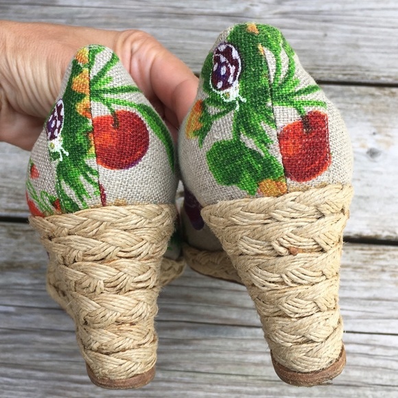 Stuart Weitzman Peep Toe Canvas Espadrille Wedge 8 - Picture 11 of 15